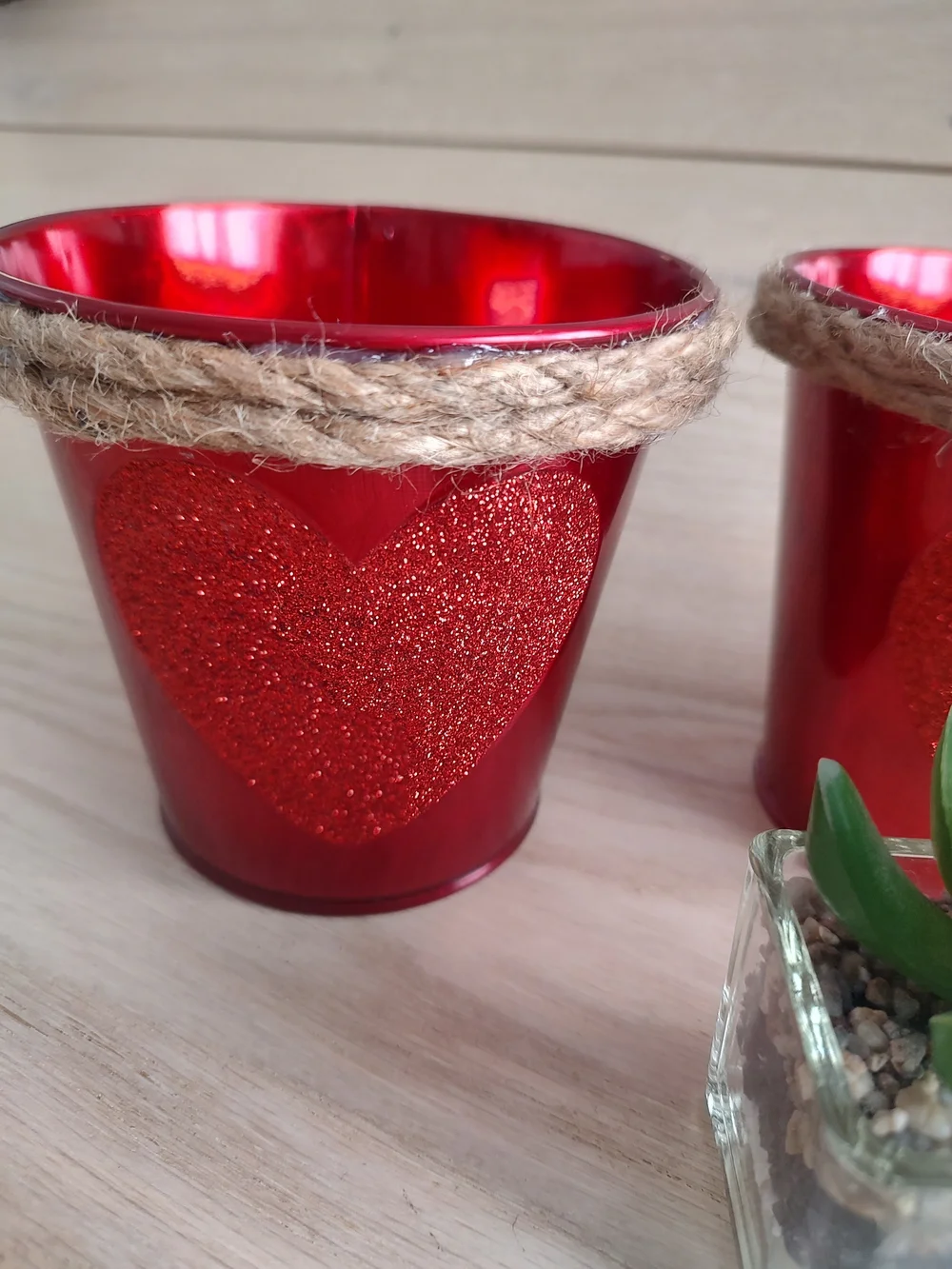 Red Heart Decorative Metal Bucket Set -